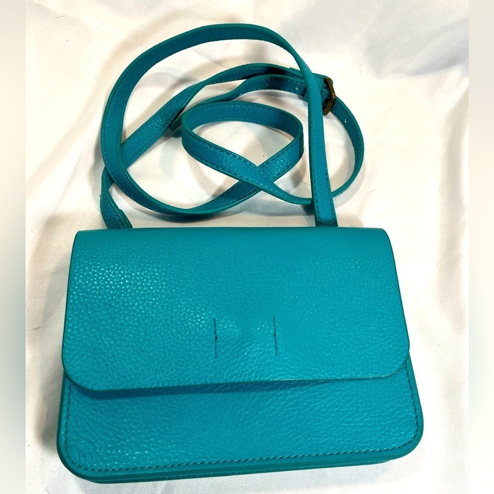 Like New!! Melrose and Market Crossbody Purse